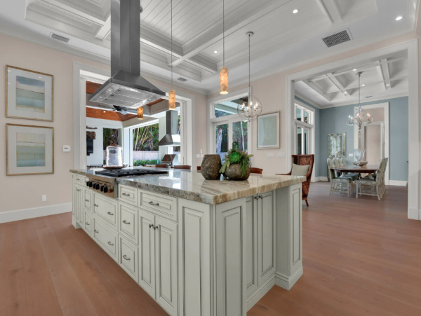 Luxury Coastal Retreat in Naples - Perfect For Your Next Vacation